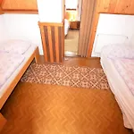 木屋 In Near Slopes
