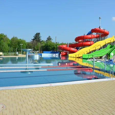 木屋 In Near Slopes Malá Skála